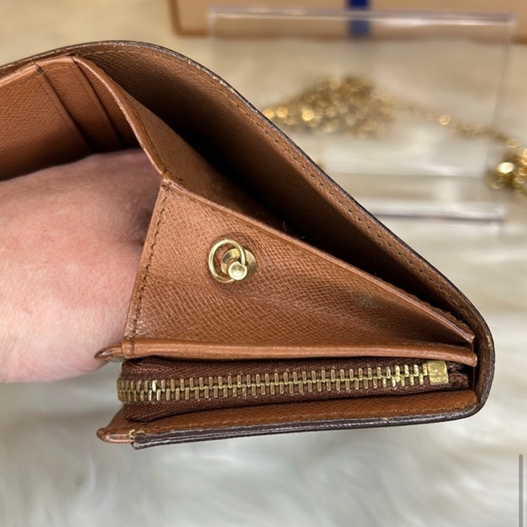 VINTAGE LOUIS VUITTON Monogram
Porte Monnaie Tresor Wallet. - Picture 9 of 10